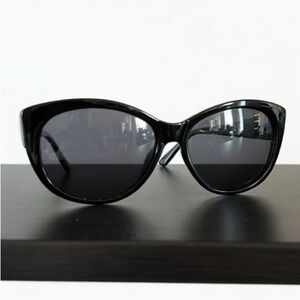 😎 Women’s Black Sunglasses 😎